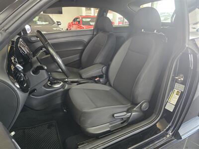 2016 Volkswagen Beetle-Classic 1.8T S PZEV 3DR COUPE   - Photo 8 - Hamilton, OH 45015