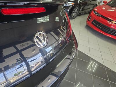 2016 Volkswagen Beetle-Classic 1.8T S PZEV 3DR COUPE   - Photo 22 - Hamilton, OH 45015