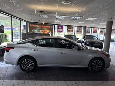 2024 Nissan Altima 2.5 SV 4DR SEDAN - Photo 5 - Hamilton, OH 45015