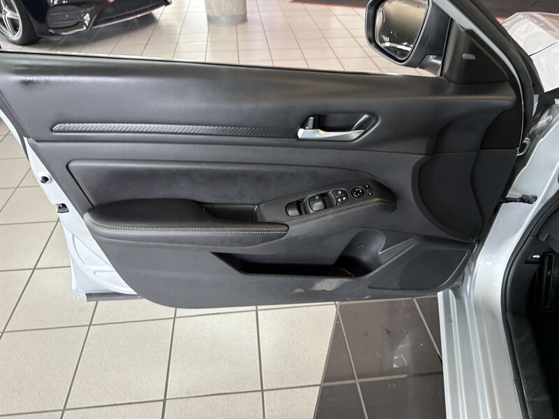 2024 Nissan Altima 2.5 SV 4DR SEDAN - Photo 12 - Hamilton, OH 45015