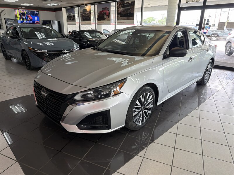 2024 Nissan Altima 2.5 SV 4DR SEDAN   - Photo 1 - Hamilton, OH 45015