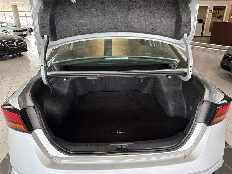 2024 Nissan Altima 2.5 SV 4DR SEDAN - Photo 21 - Hamilton, OH 45015