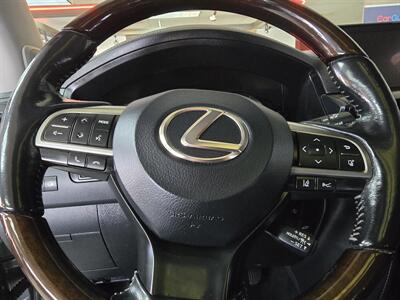 2018 Lexus LX 570 Three-Row 4DR SUV AWD   - Photo 33 - Hamilton, OH 45015