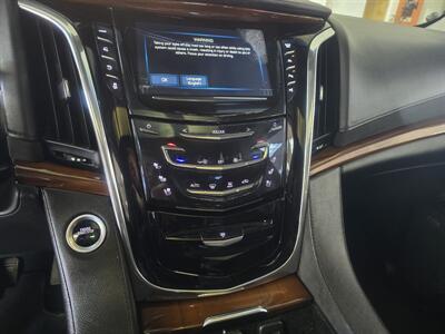 2017 Cadillac Escalade Luxury Collection 4DR SUV AWD   - Photo 24 - Hamilton, OH 45015