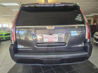 2017 Cadillac Escalade Luxury Collection 4DR SUV AWD   - Photo 5 - Hamilton, OH 45015