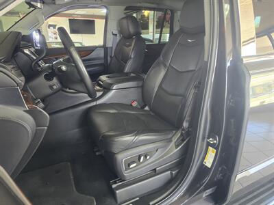 2017 Cadillac Escalade Luxury Collection 4DR SUV AWD   - Photo 8 - Hamilton, OH 45015