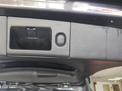 2017 Cadillac Escalade Luxury Collection 4DR SUV AWD   - Photo 32 - Hamilton, OH 45015