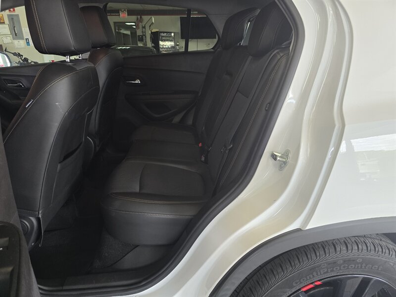 2018 Chevrolet Trax LT 4DR CROSSOVER - Photo 11 - Hamilton, OH 45015