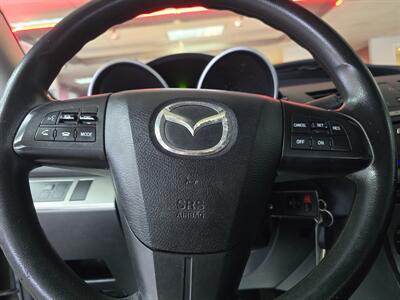 2011 Mazda MAZDA3 i Touring 4DR SEDAN   - Photo 19 - Hamilton, OH 45015