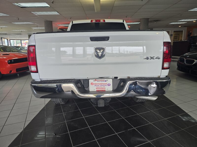 2019 RAM 1500 Classic Tradesman 4DR CREW CAB 4X4 - Photo 5 - Hamilton, OH 45015