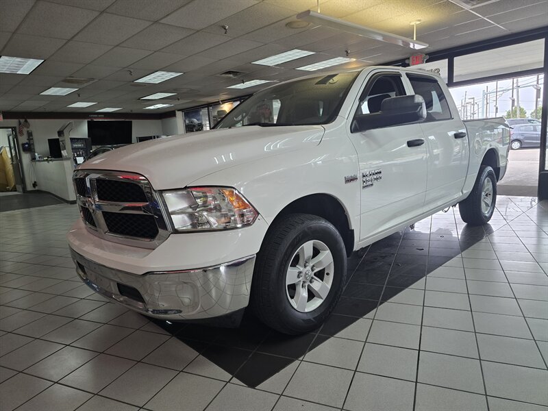 2019 RAM 1500 Classic Tradesman 4DR CREW CAB 4X4   - Photo 1 - Hamilton, OH 45015