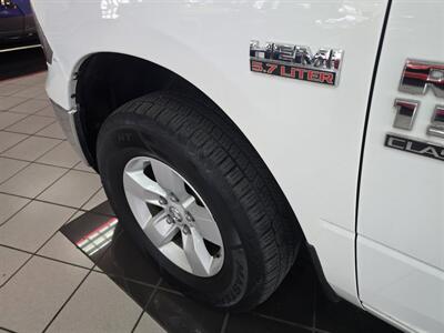 2019 RAM 1500 Classic Tradesman 4DR CREW CAB 4X4 - Photo 30 - Hamilton, OH 45015
