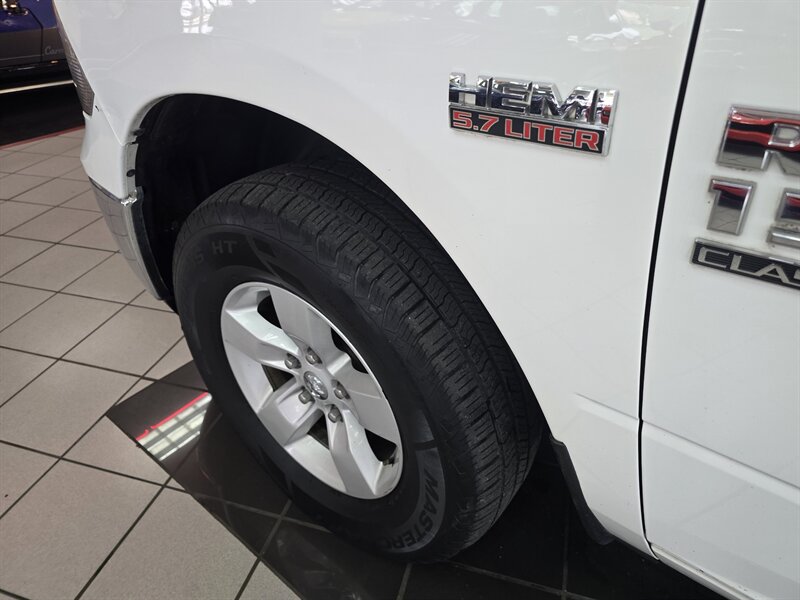 2019 RAM 1500 Classic Tradesman 4DR CREW CAB 4X4 - Photo 30 - Hamilton, OH 45015