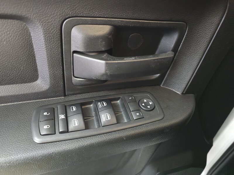 2019 RAM 1500 Classic Tradesman 4DR CREW CAB 4X4 - Photo 18 - Hamilton, OH 45015
