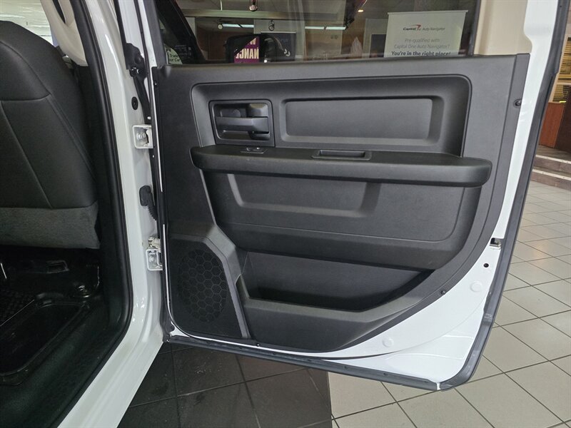 2019 RAM 1500 Classic Tradesman 4DR CREW CAB 4X4 - Photo 16 - Hamilton, OH 45015