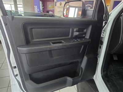 2019 RAM 1500 Classic Tradesman 4DR CREW CAB 4X4 - Photo 7 - Hamilton, OH 45015