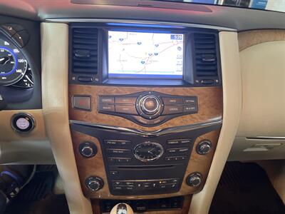 2014 INFINITI QX80   - Photo 15 - Hamilton, OH 45015