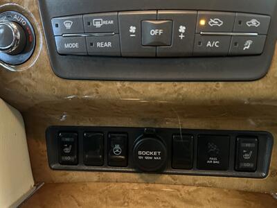 2014 INFINITI QX80   - Photo 19 - Hamilton, OH 45015