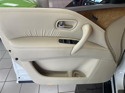 2014 INFINITI QX80   - Photo 23 - Hamilton, OH 45015