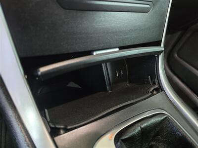 2017 Ford Edge SEL 4DR CROSSOVER AWD   - Photo 28 - Hamilton, OH 45015