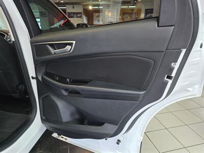 2017 Ford Edge SEL 4DR CROSSOVER AWD   - Photo 17 - Hamilton, OH 45015