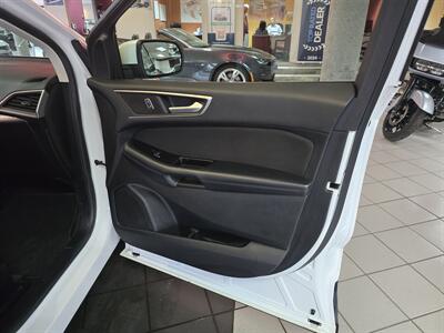 2017 Ford Edge SEL 4DR CROSSOVER AWD   - Photo 14 - Hamilton, OH 45015