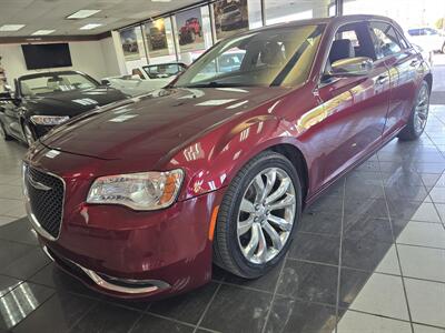2017 Chrysler 300C   - Photo 1 - Hamilton, OH 45015