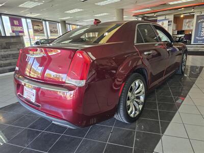 2017 Chrysler 300C   - Photo 4 - Hamilton, OH 45015