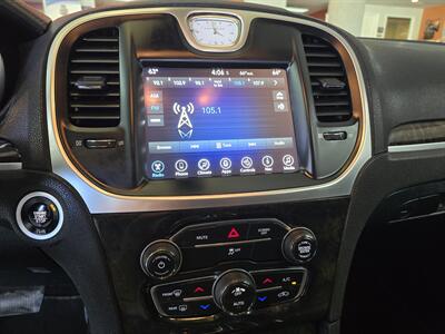 2017 Chrysler 300C   - Photo 20 - Hamilton, OH 45015