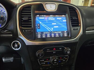 2017 Chrysler 300C   - Photo 25 - Hamilton, OH 45015