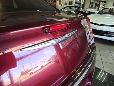 2017 Chrysler 300C   - Photo 27 - Hamilton, OH 45015