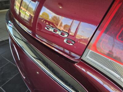 2017 Chrysler 300C   - Photo 26 - Hamilton, OH 45015