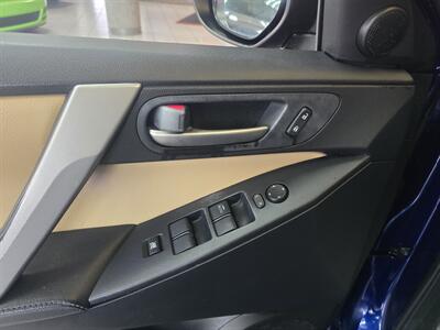 2012 Mazda Mazda3 s Grand Touring 4DR HATCHBACK   - Photo 22 - Hamilton, OH 45015