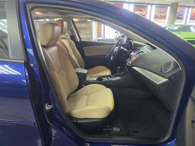 2012 Mazda Mazda3 s Grand Touring 4DR HATCHBACK   - Photo 13 - Hamilton, OH 45015
