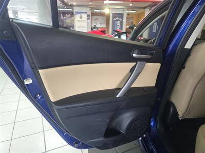 2012 Mazda Mazda3 s Grand Touring 4DR HATCHBACK   - Photo 10 - Hamilton, OH 45015