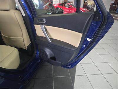 2012 Mazda Mazda3 s Grand Touring 4DR HATCHBACK   - Photo 14 - Hamilton, OH 45015