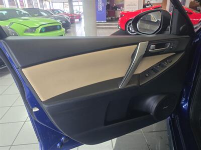2012 Mazda Mazda3 s Grand Touring 4DR HATCHBACK   - Photo 8 - Hamilton, OH 45015