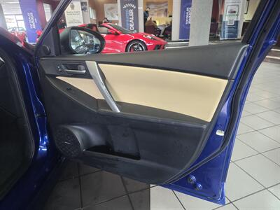 2012 Mazda Mazda3 s Grand Touring 4DR HATCHBACK   - Photo 12 - Hamilton, OH 45015