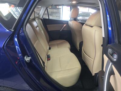 2012 Mazda Mazda3 s Grand Touring 4DR HATCHBACK   - Photo 15 - Hamilton, OH 45015