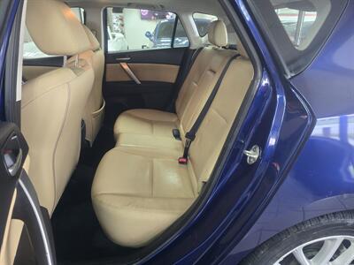 2012 Mazda Mazda3 s Grand Touring 4DR HATCHBACK   - Photo 11 - Hamilton, OH 45015