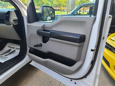 2018 Ford F-150 XLT SUPER CREW 4X4   - Photo 13 - Hamilton, OH 45015