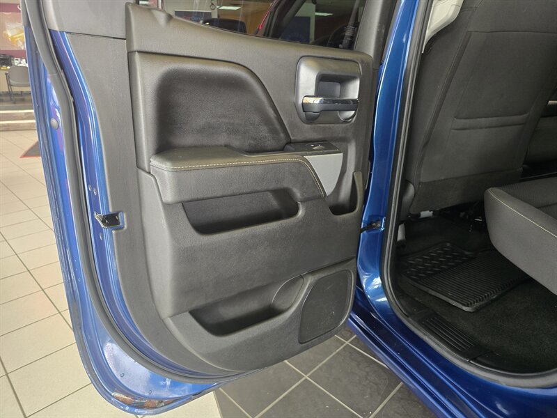2016 Chevrolet Silverado 1500 LT EXTENDED CAB 4X4 - Photo 11 - Hamilton, OH 45015