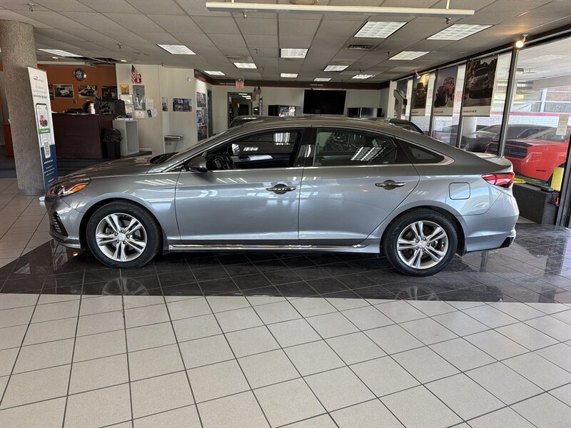2019 Hyundai Sonata Sport - Photo 2 - Hamilton, OH 45015