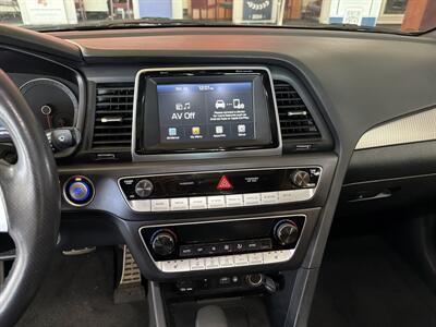 2019 Hyundai Sonata Sport - Photo 15 - Hamilton, OH 45015