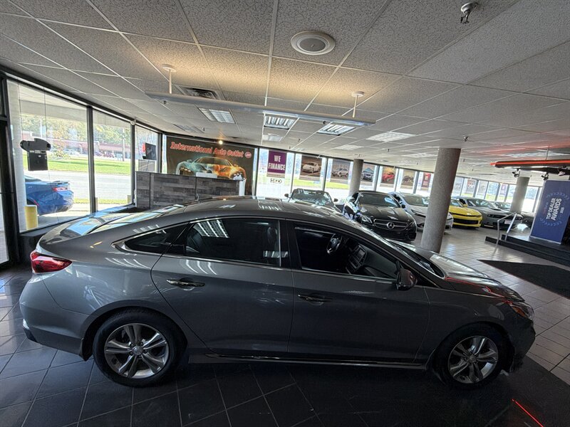 2019 Hyundai Sonata Sport - Photo 5 - Hamilton, OH 45015
