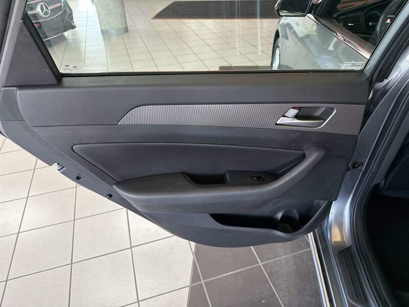 2019 Hyundai Sonata Sport - Photo 22 - Hamilton, OH 45015