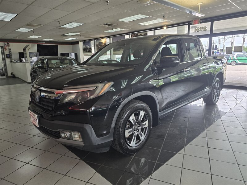 2017 Honda Ridgeline RTL-E 4DR CREW CAB 4X4   - Photo 1 - Hamilton, OH 45015
