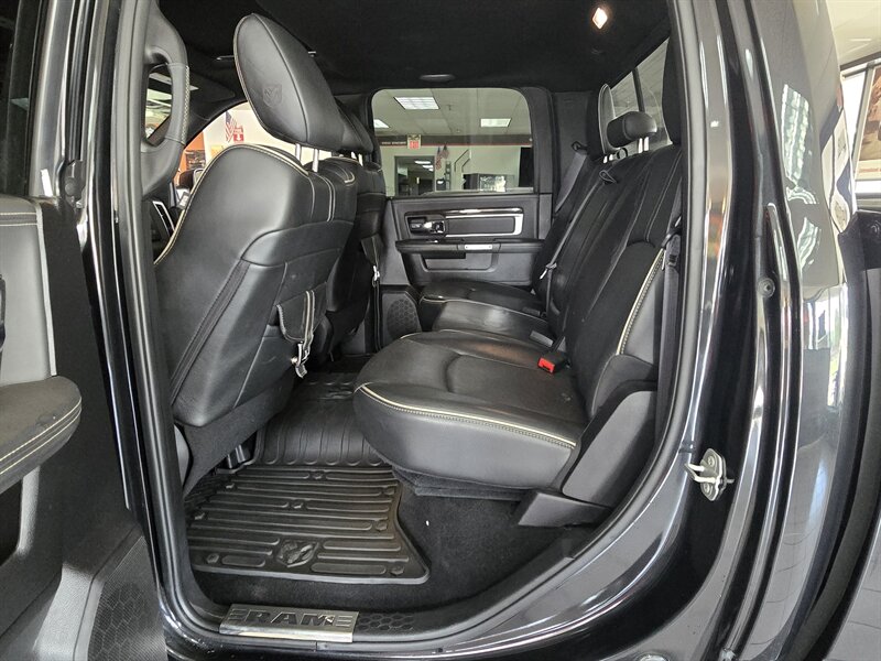 2016 RAM 1500 Laramie Limited 4DR CREW 4X4 - Photo 10 - Hamilton, OH 45015