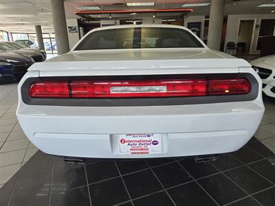 2014 Dodge Challenger SXT 2DR COUPE   - Photo 5 - Hamilton, OH 45015