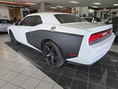 2014 Dodge Challenger SXT 2DR COUPE   - Photo 6 - Hamilton, OH 45015